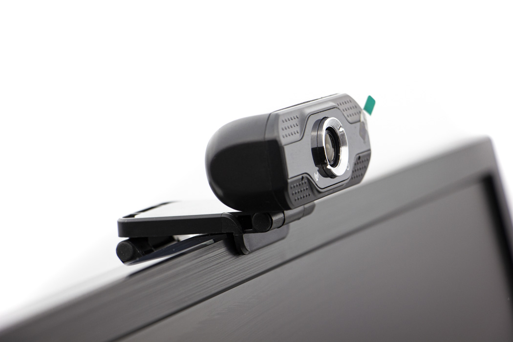 Webkamera Full HD felbontású,  USB csatlakozással, beépített mikrofonnal, Plug and Play telepítés nélkül használható, fekete