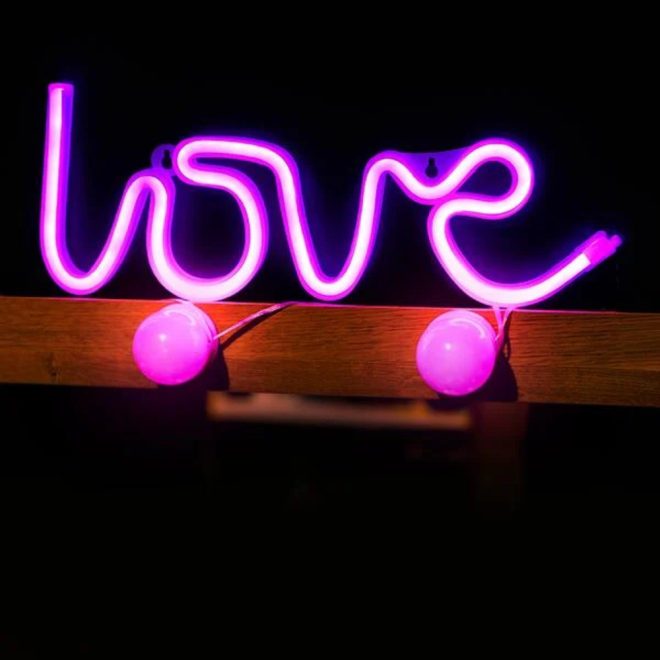 Love feliratos LED neon lámpa, falra akasztható világítás, USB csatlakozóval, rózsaszín