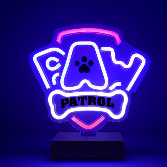 Mancs Őrjárat logó LED neon asztali lámpa, éjjeli lámpa állványon, USB csatlakozóval