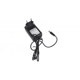 12V 700mA 8,5W helyettesítő új töltő (5,5x2,5mm)