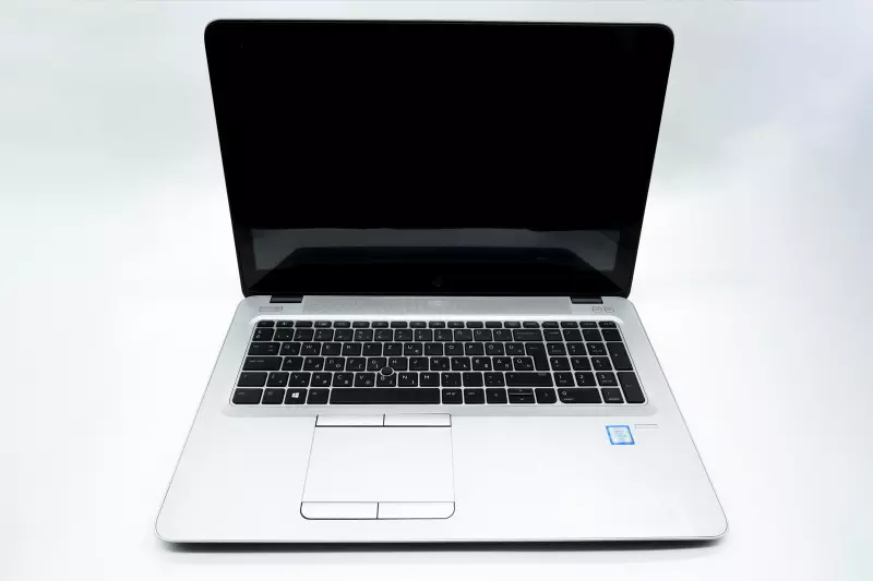 HP EliteBook 850 G3 | 15,6 colos FULL HD kijelző | Intel Core i5-6300U | 16GB RAM | 512GB SSD | Windows 10 PRO + 2 év garancia!