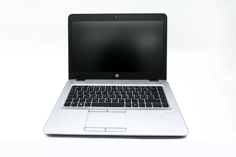 HP EliteBook 840 G4 | 14 colos FULL HD kijelző | Intel Core i5-7300U | 8GB memória | 256 GB SSD | Windows 10 PRO + 2 év garancia!