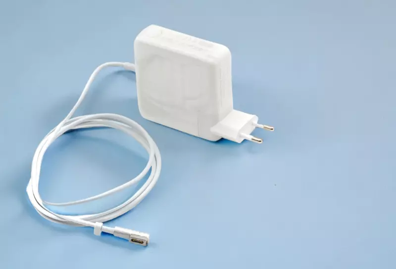 Apple MacBook 18.5V 4.6A 85W MagSafe gyári új töltő (A1222, A1343)
