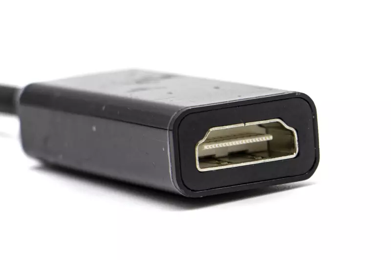 DisplayPort (apa - m) - HDMI (anya - f) átalakító kábel