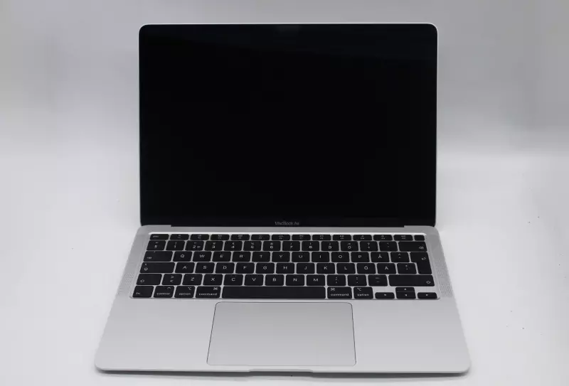 Apple MacBook Air 13 2020 | 13,3 colos Retina kijelző | Intel Core i5-1030NG7 | 16GB RAM I 256GB SSD