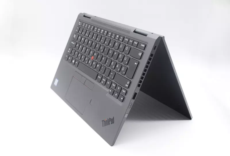 Lenovo ThinkPad X1 Yoga 4. generáció | 14 colos QHD érintőképernyő | Intel Core i7-8665U | 16GB memória | 512GB SSD | Windows 10 PRO + 2 év garancia!