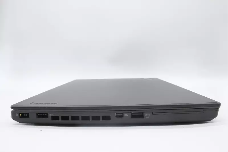 Lenovo ThinkPad T460 | 14 colos FULL HD kijelző | Intel Core i5-6200U | 8GB memória | 240GB SSD | MAGYAR BILLENTYŰZET | Windows 10 PRO + 2 év garancia!