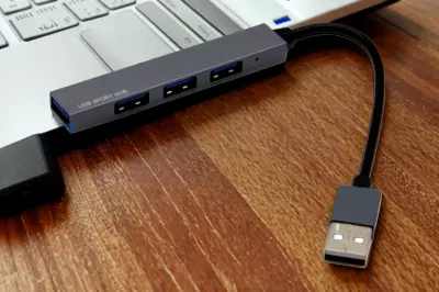 USB HUB, port replikátor, 4db USB 2.0 porttal